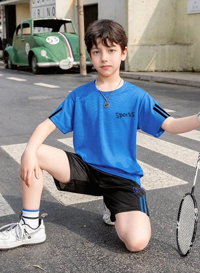 تايك تو مجموعة من تيشيرت بطبعة شعار وشورت